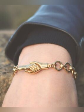 Friendship Handshake Chain Bracelet 18k gold plated